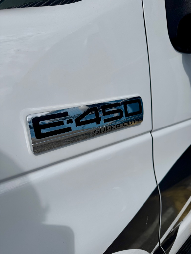 2021 Ford E-450